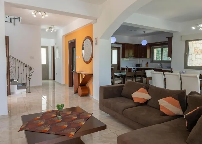 Rafaella Beach Villa- Pvt Pool-Near Sea/Beach