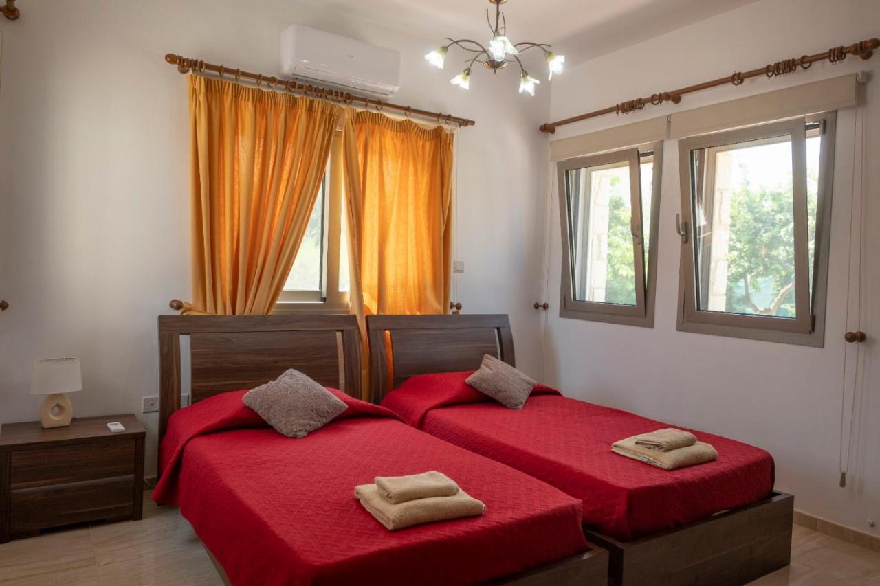 Villa Rafaella Villa- Pvt Pool-near Sea/beach *